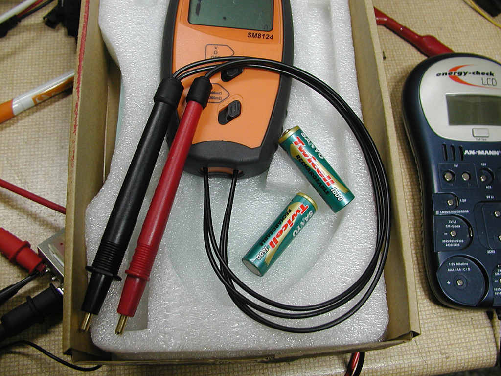 Sm8124une résistance interne de la batterie portable voltmètre